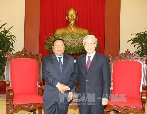 ท่านNguyễnPhúTrọngให้การต้อนรับคณะผู้แทนคณะกรรมการส่วนกลางแนวลาวสร้างชาติ